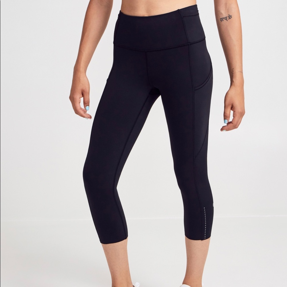lululemon 19" Fast And Free Crop size 8